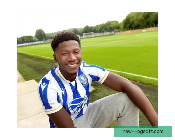 曼联青训新星迈努首次入选英格兰成年队大名单引关注